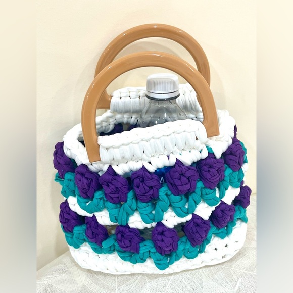 Stylish Handcrafted Mini Bag - Picture 7 of 8